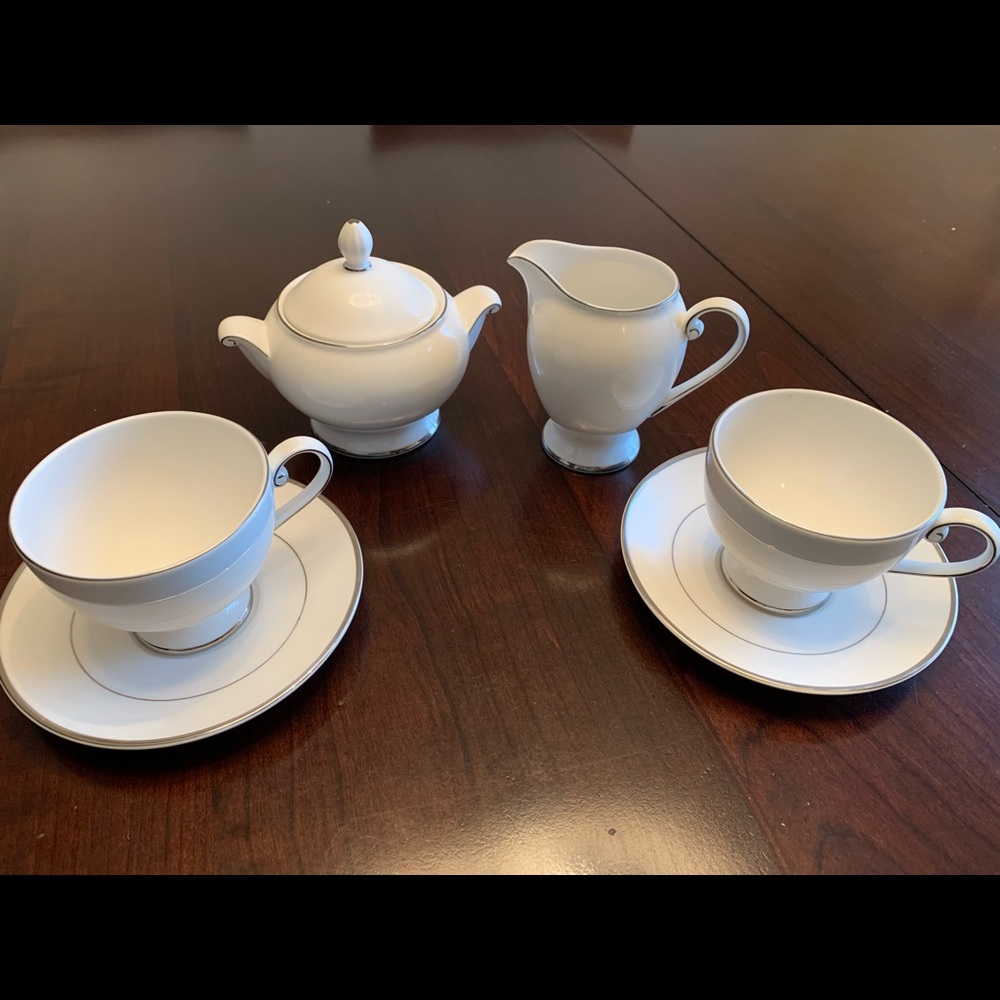 MIKASA tea serving set for 12
